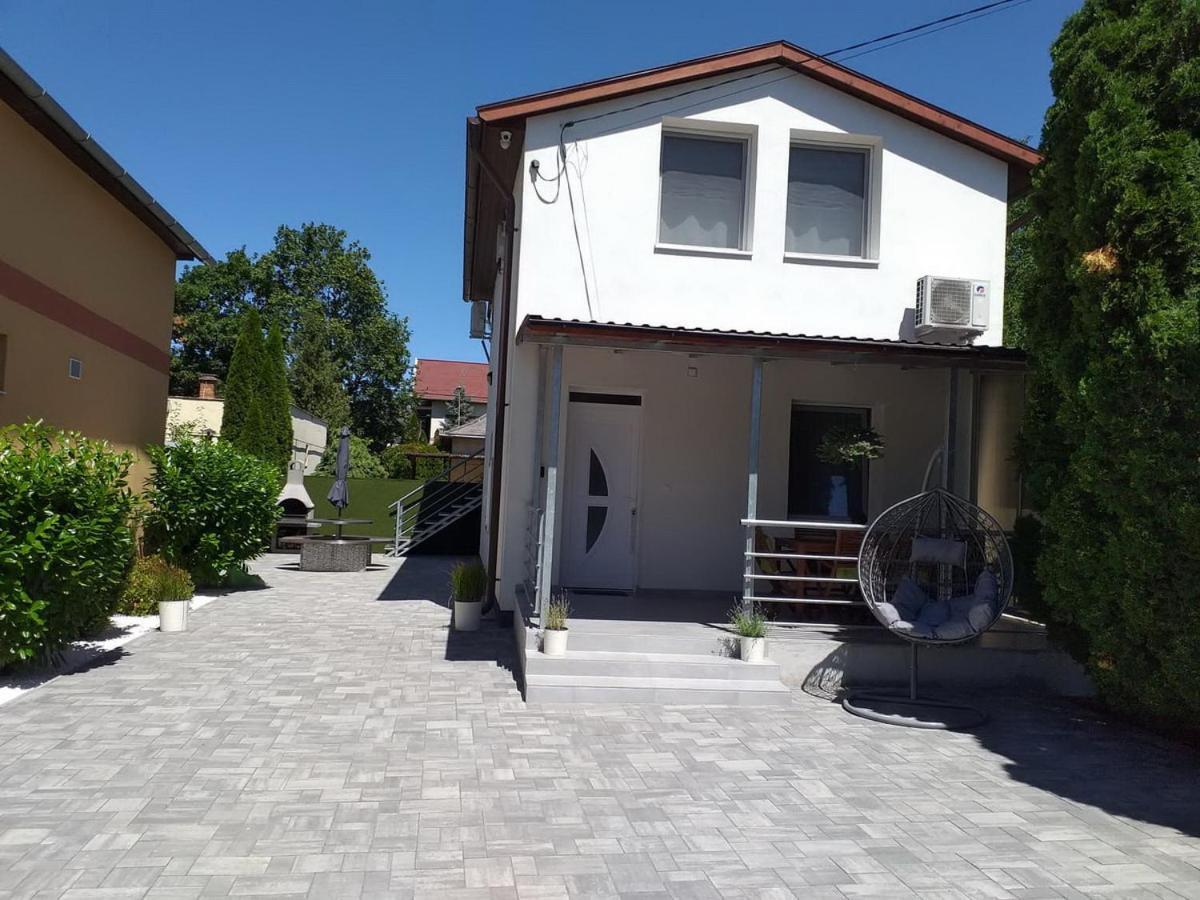 White Stone Apartman Hajdúszoboszló Exterior foto